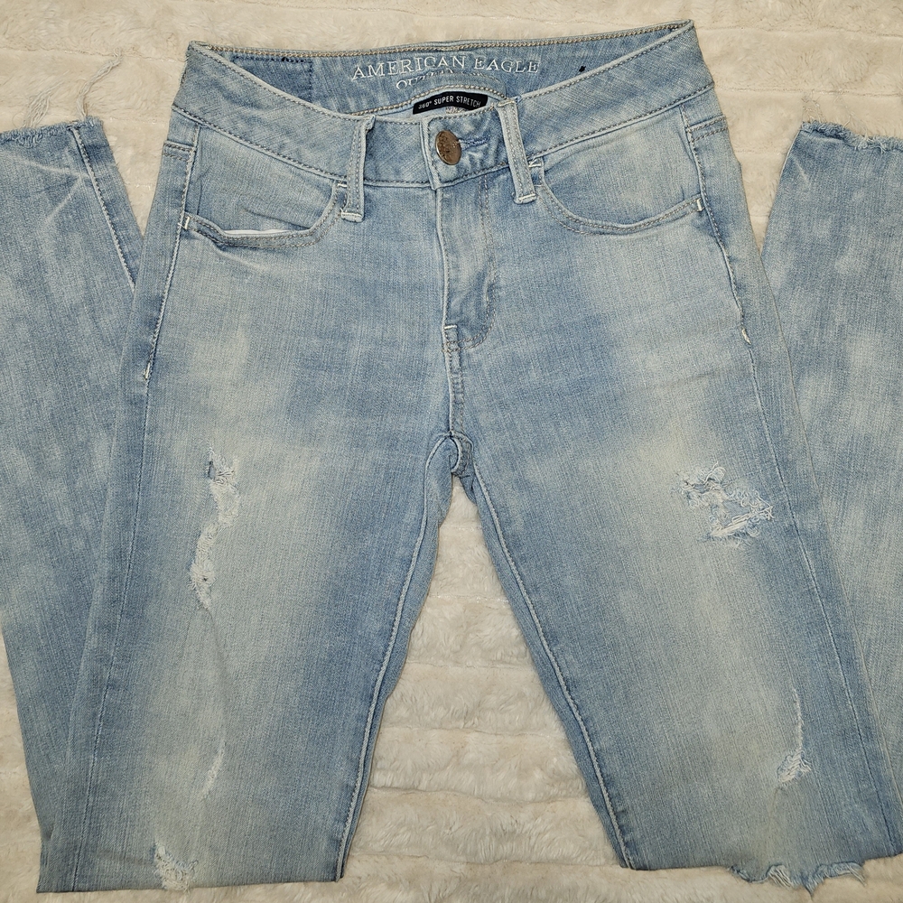 American Eagle Outfitters Women's Light Blue Jeans